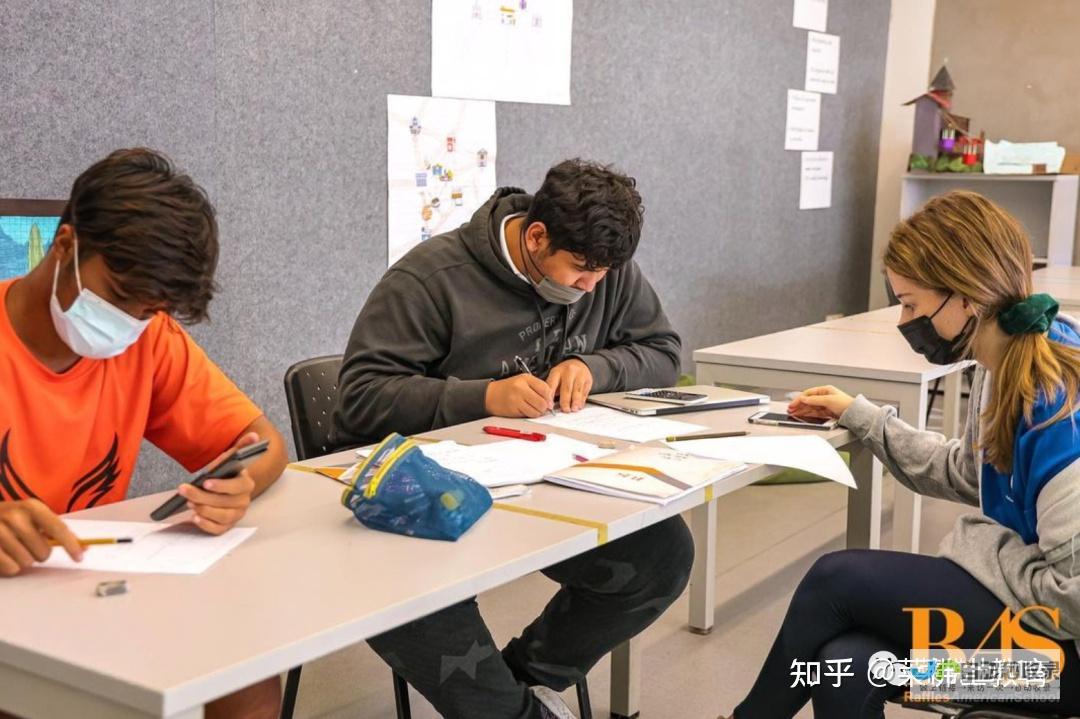 深入探讨App开发语言：选择合适的语言以构建成功的移动应用